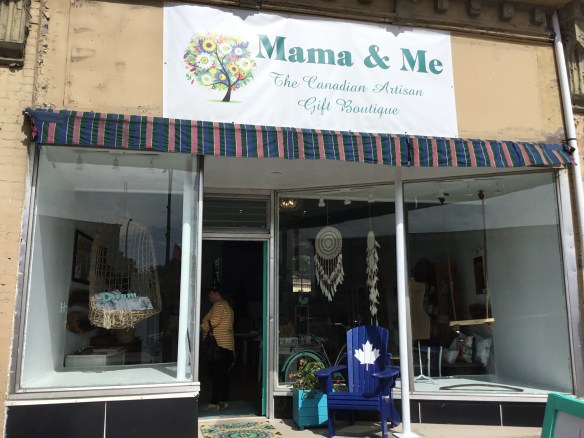 Mama & Me storefront